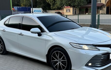 Toyota Camry, 2019 год, 2 800 000 рублей, 2 фотография