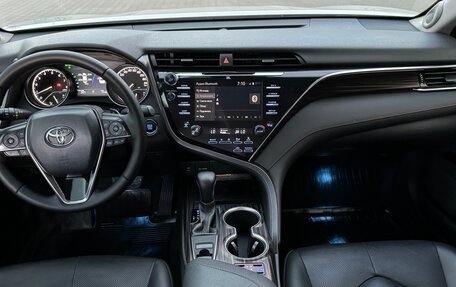 Toyota Camry, 2019 год, 2 800 000 рублей, 19 фотография
