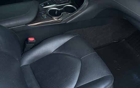 Toyota Camry, 2019 год, 2 800 000 рублей, 15 фотография