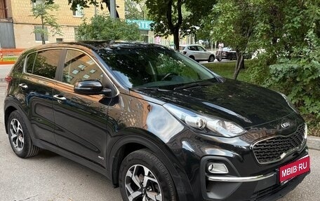 KIA Sportage IV рестайлинг, 2021 год, 2 500 000 рублей, 1 фотография