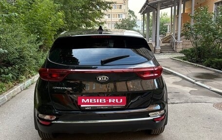 KIA Sportage IV рестайлинг, 2021 год, 2 500 000 рублей, 4 фотография
