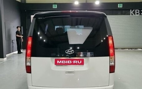 Hyundai Staria, 2021 год, 3 000 000 рублей, 4 фотография