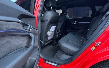 Audi e-tron I, 2018 год, 4 200 000 рублей, 6 фотография