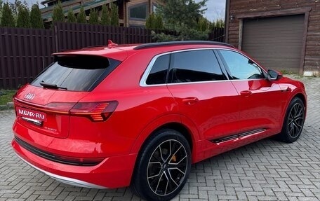 Audi e-tron I, 2018 год, 4 200 000 рублей, 3 фотография