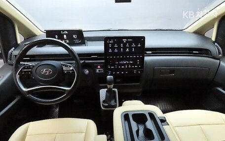 Hyundai Staria, 2022 год, 3 600 000 рублей, 6 фотография