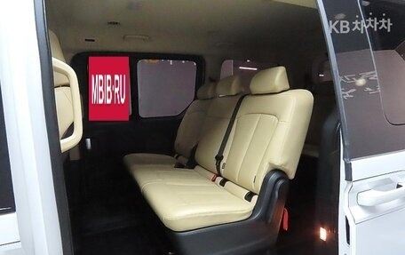 Hyundai Staria, 2022 год, 3 600 000 рублей, 8 фотография