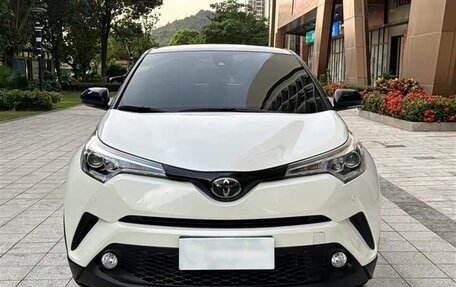 Toyota C-HR I рестайлинг, 2021 год, 2 010 000 рублей, 2 фотография