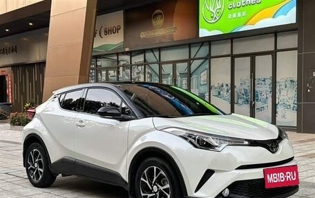 Toyota C-HR I рестайлинг, 2021 год, 2 010 000 рублей, 3 фотография