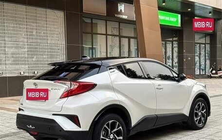 Toyota C-HR I рестайлинг, 2021 год, 2 010 000 рублей, 7 фотография