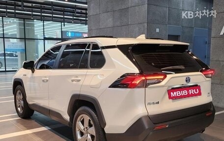Toyota RAV4, 2021 год, 3 190 000 рублей, 2 фотография