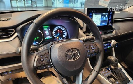 Toyota RAV4, 2021 год, 3 190 000 рублей, 12 фотография