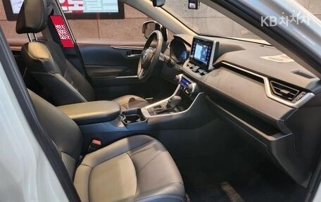 Toyota RAV4, 2021 год, 3 190 000 рублей, 11 фотография