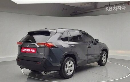 Toyota RAV4, 2020 год, 3 000 000 рублей, 4 фотография