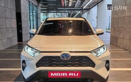 Toyota RAV4, 2021 год, 3 190 000 рублей, 6 фотография