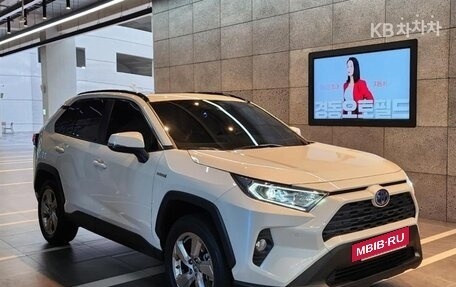 Toyota RAV4, 2021 год, 3 190 000 рублей, 5 фотография