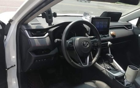 Toyota RAV4, 2022 год, 2 800 888 рублей, 6 фотография