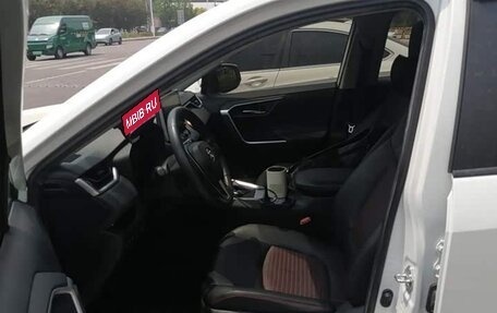 Toyota RAV4, 2022 год, 2 800 888 рублей, 9 фотография
