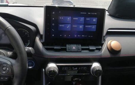 Toyota RAV4, 2022 год, 2 800 888 рублей, 13 фотография
