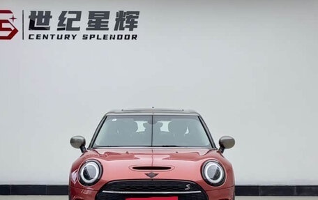 MINI Clubman, 2022 год, 2 330 000 рублей, 2 фотография