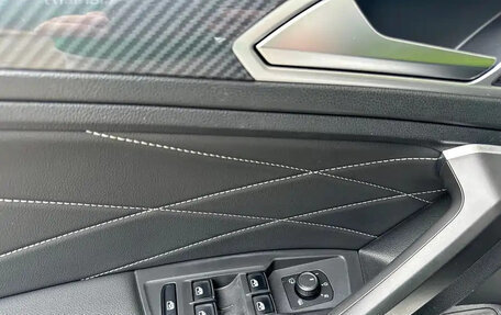 Volkswagen Tiguan II, 2021 год, 2 250 596 рублей, 12 фотография