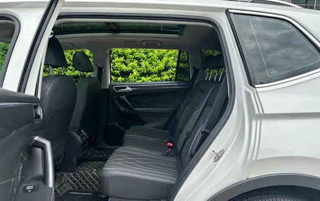 Volkswagen Tiguan II, 2021 год, 2 250 596 рублей, 14 фотография