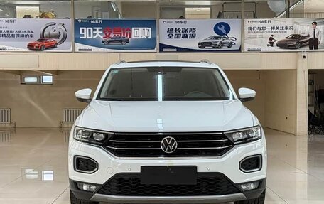 Volkswagen T-Roc I, 2022 год, 1 450 888 рублей, 2 фотография