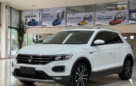 Volkswagen T-Roc I, 2022 год, 1 450 888 рублей, 3 фотография