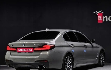 BMW 5 серия, 2022 год, 3 900 000 рублей, 2 фотография