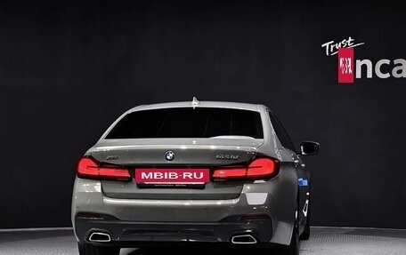 BMW 5 серия, 2022 год, 3 900 000 рублей, 4 фотография
