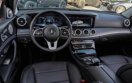 Mercedes-Benz E-Класс, 2019 год, 4 300 000 рублей, 6 фотография