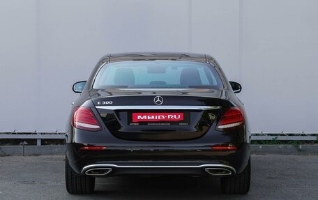 Mercedes-Benz E-Класс, 2019 год, 4 300 000 рублей, 4 фотография