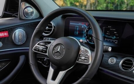 Mercedes-Benz E-Класс, 2019 год, 4 300 000 рублей, 23 фотография