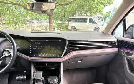 Volkswagen Touareg III, 2021 год, 4 200 000 рублей, 12 фотография