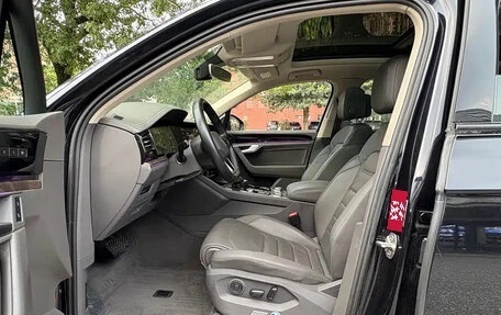 Volkswagen Touareg III, 2021 год, 4 200 000 рублей, 6 фотография