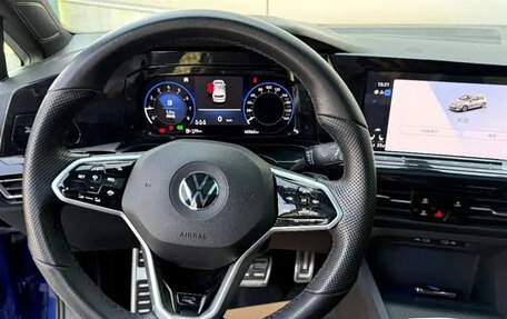 Volkswagen Golf VIII, 2021 год, 1 560 596 рублей, 7 фотография