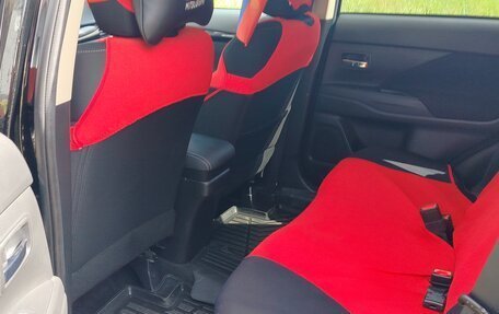 Mitsubishi Outlander III рестайлинг 3, 2020 год, 2 500 000 рублей, 4 фотография