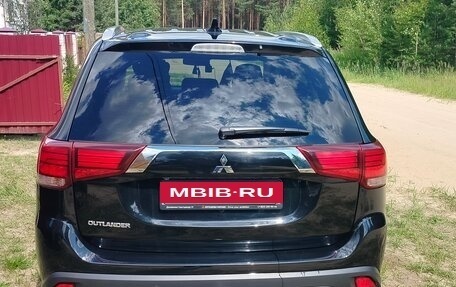 Mitsubishi Outlander III рестайлинг 3, 2020 год, 2 500 000 рублей, 7 фотография