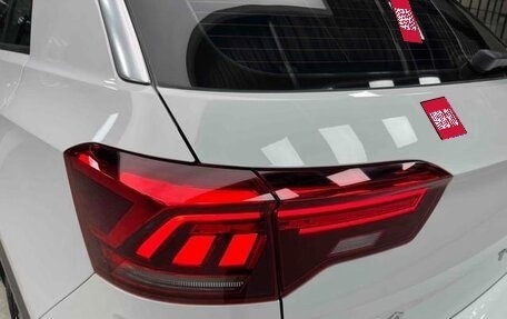 Volkswagen T-Roc I, 2022 год, 2 180 000 рублей, 4 фотография