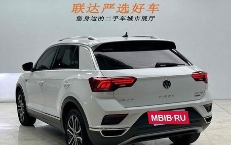 Volkswagen T-Roc I, 2022 год, 2 180 000 рублей, 6 фотография