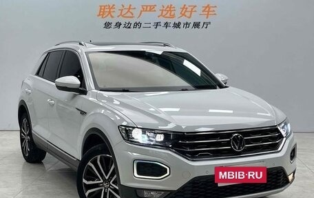 Volkswagen T-Roc I, 2022 год, 2 180 000 рублей, 3 фотография