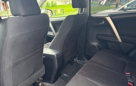 Toyota RAV4, 2015 год, 2 000 000 рублей, 6 фотография