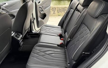 Volkswagen Tiguan II, 2022 год, 2 350 777 рублей, 9 фотография