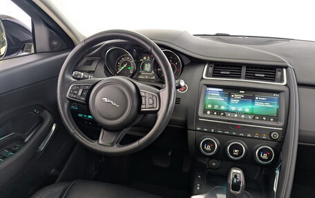 Jaguar E-Pace, 2018 год, 2 950 000 рублей, 24 фотография