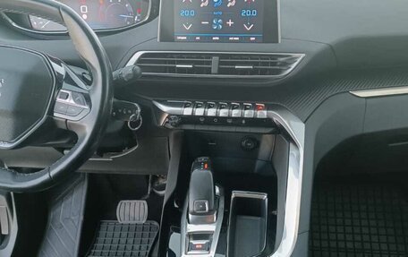 Peugeot 5008 II, 2018 год, 1 950 000 рублей, 24 фотография