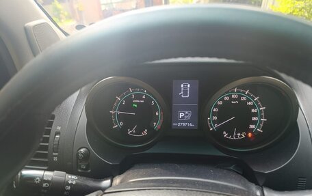 Toyota Land Cruiser Prado 150 рестайлинг 2, 2010 год, 3 000 000 рублей, 5 фотография
