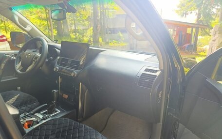Toyota Land Cruiser Prado 150 рестайлинг 2, 2010 год, 3 000 000 рублей, 9 фотография