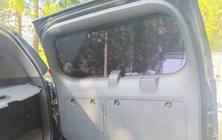 Toyota Land Cruiser Prado 150 рестайлинг 2, 2010 год, 3 000 000 рублей, 12 фотография
