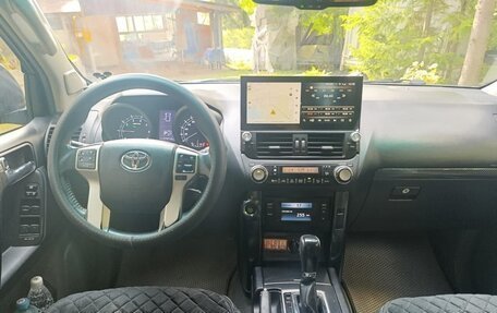Toyota Land Cruiser Prado 150 рестайлинг 2, 2010 год, 3 000 000 рублей, 6 фотография