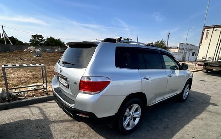 Toyota Highlander III, 2013 год, 1 970 000 рублей, 4 фотография