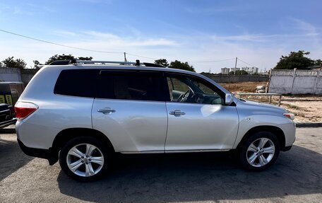 Toyota Highlander III, 2013 год, 1 970 000 рублей, 9 фотография